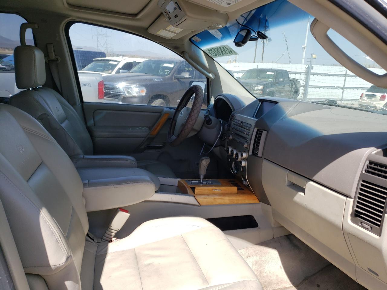 Photo 5 from auction – 2004 INFINITI QX56 with VIN 5N3AA08C24N802397