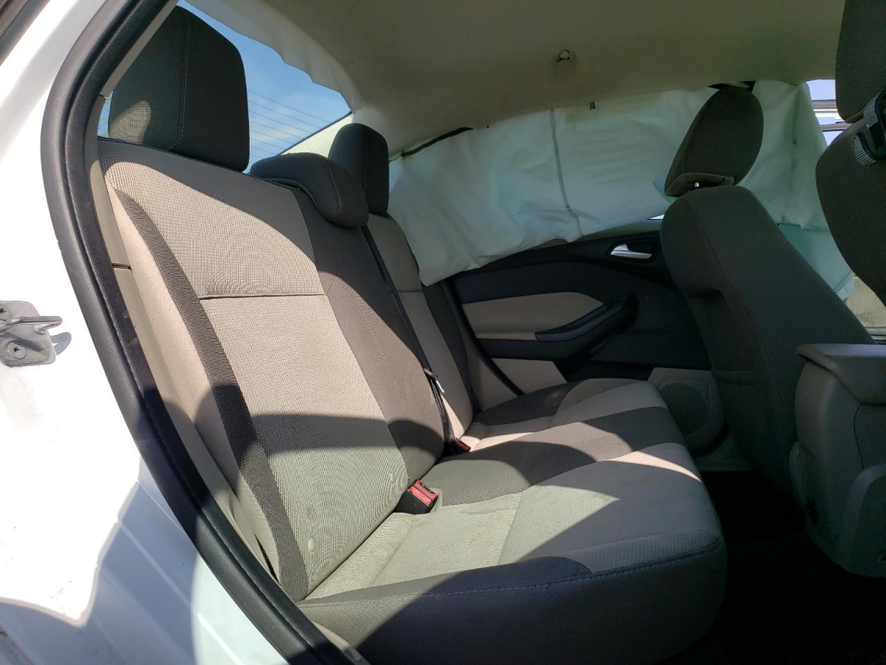 Photo 6 from auction – 2014 FORD FOCUS SE with VIN 1FADP3F2XEL186830