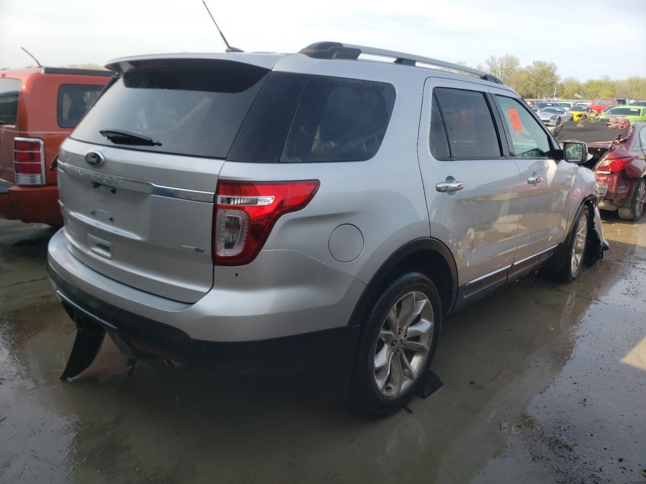Foto 4 de la subasta – 2013 FORD EXPLORER L con VIN 1FM5K8F82DGA98775