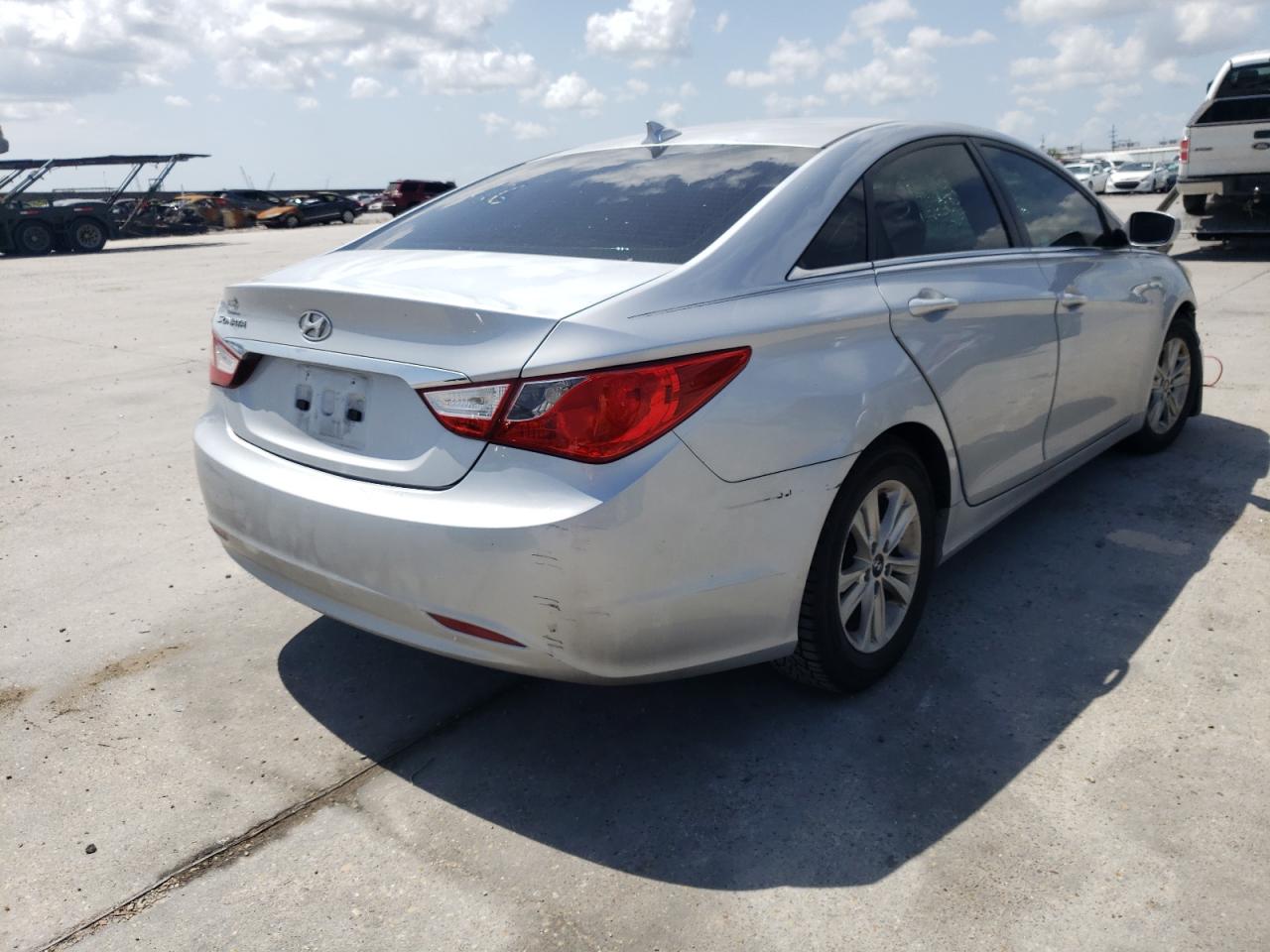 Photo 4 from auction – 2012 HYUNDAI SONATA GLS with VIN 5NPEB4AC7CH413170