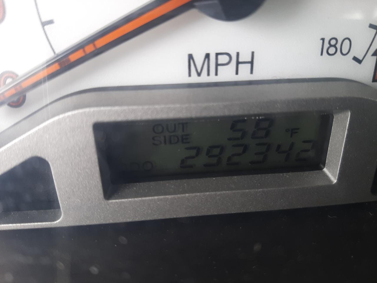 Photo 8 from auction – 2005 TOYOTA COROLLA CE with VIN 1NXBR30EX5Z391228