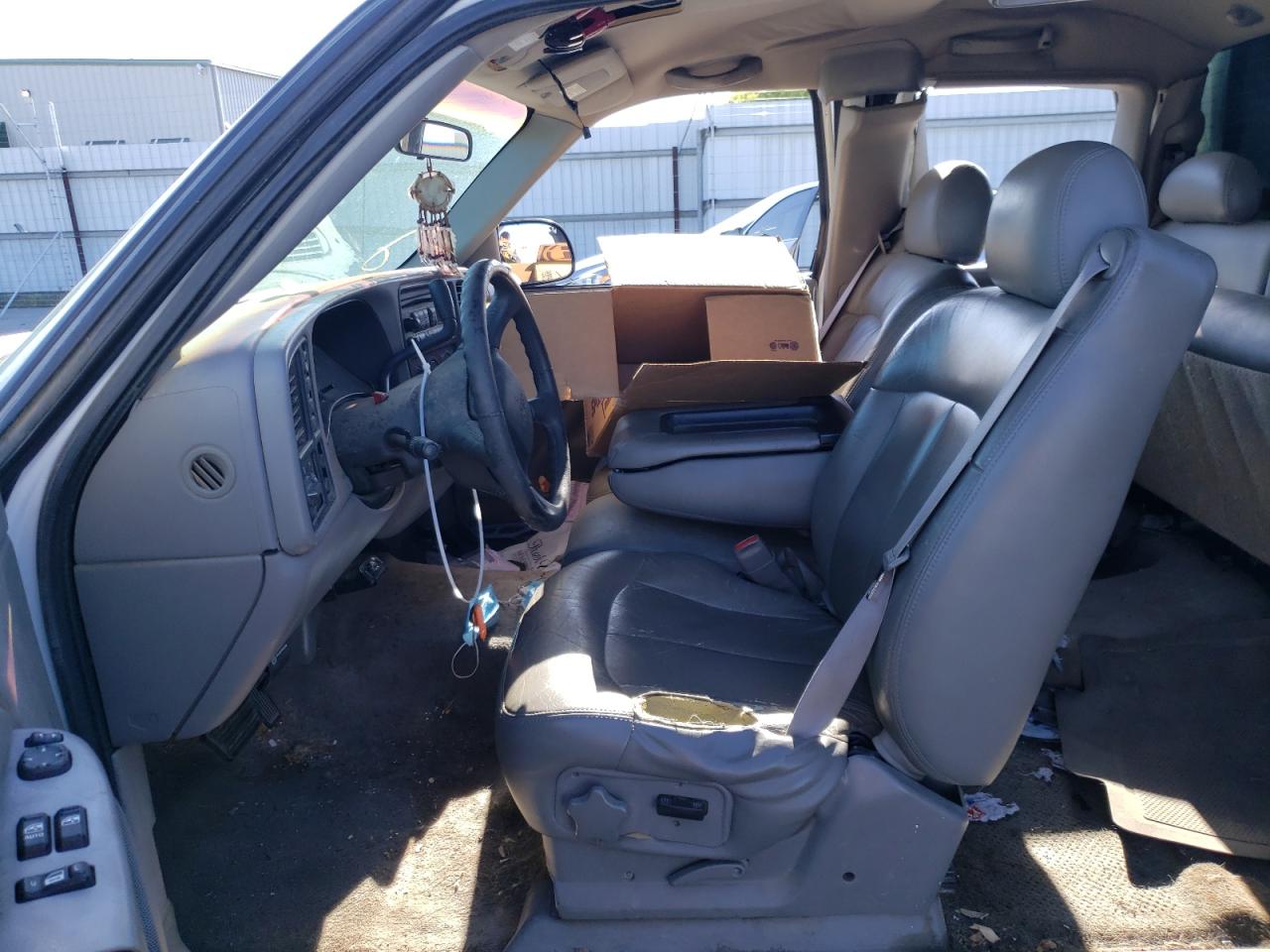 Photo 5 from auction – 2000 CHEVROLET SILVERADO with VIN 2GCEK19T9Y1382743