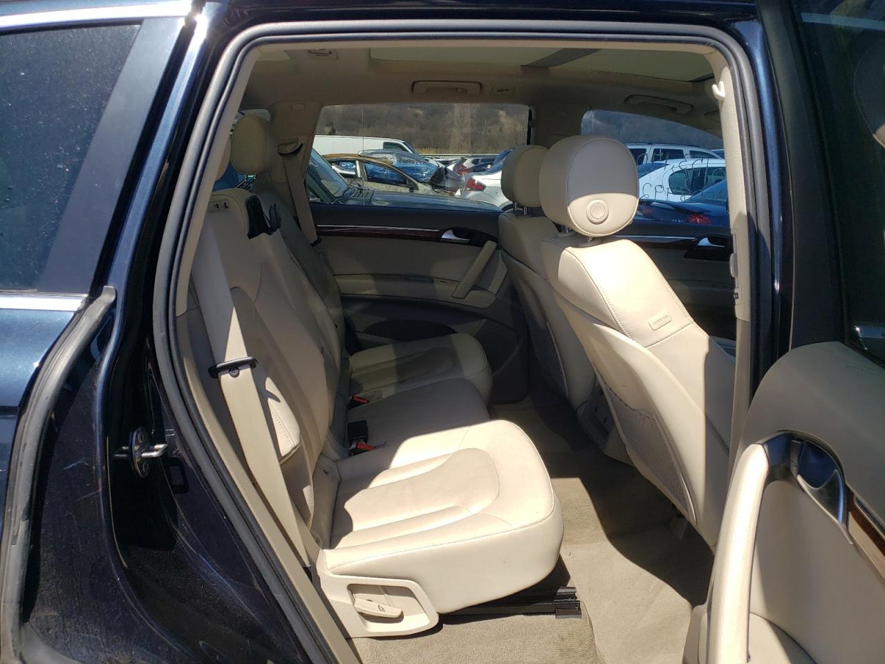 Photo 6 from auction – 2010 AUDI Q7 PREMIUM with VIN WA1JMCFE8AD000989