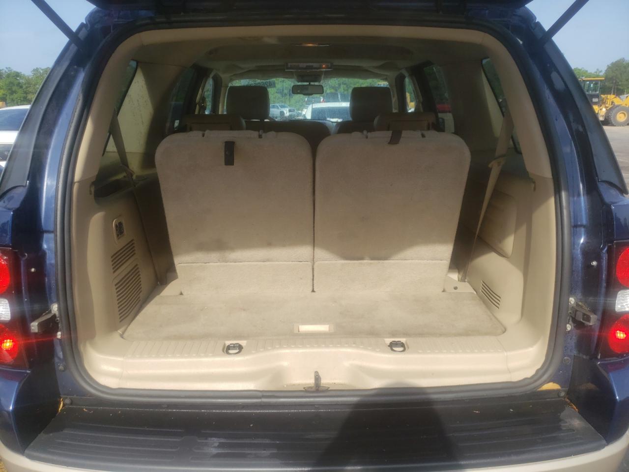Photo 9 from auction – 2006 FORD EXPLORER E with VIN 1FMEU64896UA39129