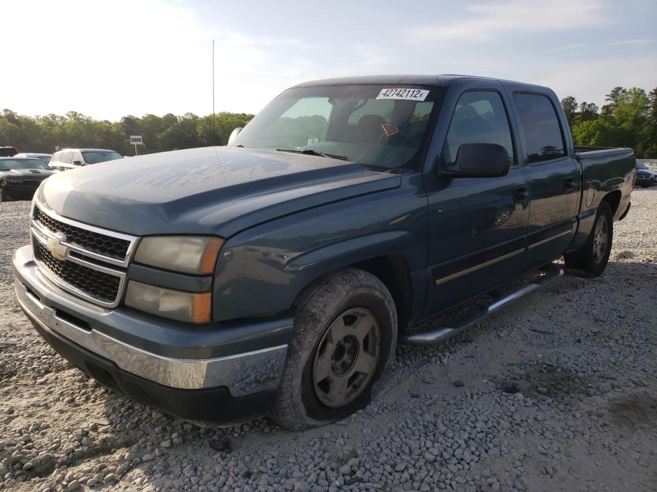 Photo 2 from auction – 2006 CHEVROLET SILVERADO with VIN 2GCEC13V561270039