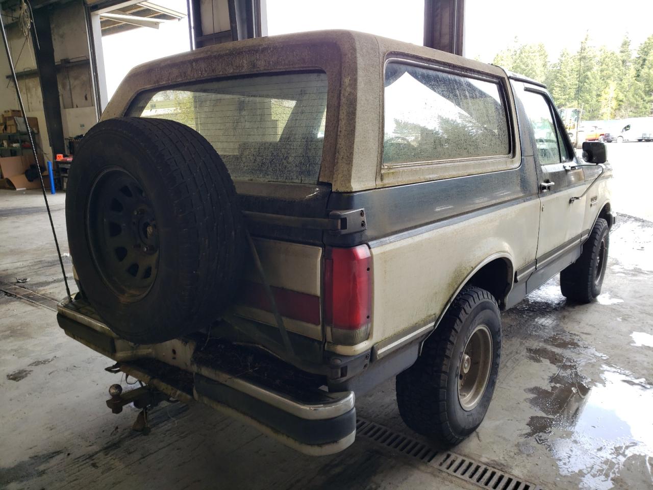Photo 4 from auction – 1989 FORD BRONCO U10 with VIN 1FMEU15N7KLA63131