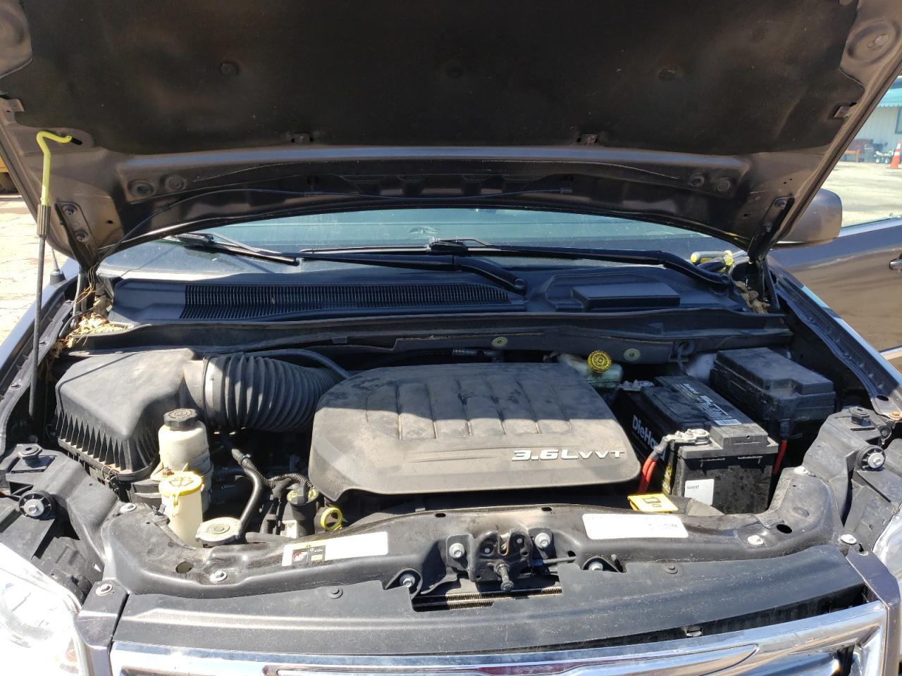 Photo 7 from auction – 2015 CHRYSLER TOWN & COU with VIN 2C4RC1BG2FR644662