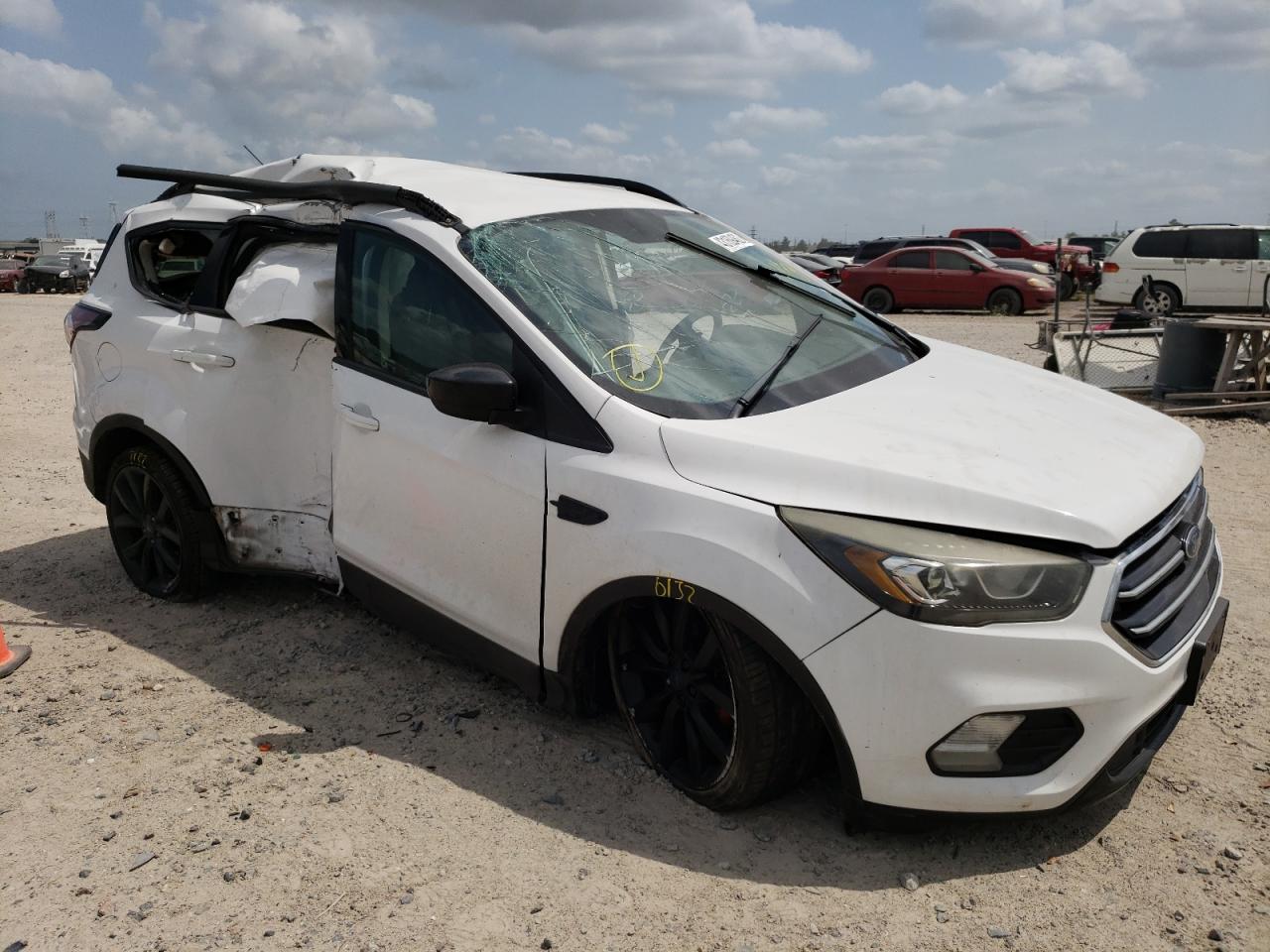 FORD ESCAPE SE 2017 z numerem VIN 1FMCU0GD8HUC78140 - Zdjęcie z aukcji