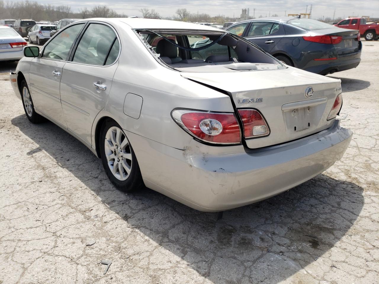 Photo 3 from auction – 2004 LEXUS ES 330 with VIN JTHBA30G740012526
