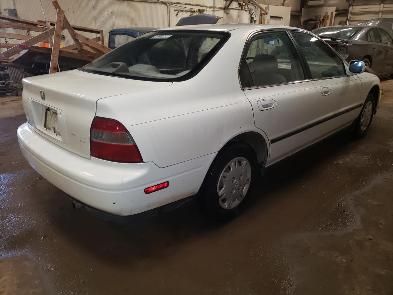 Photo 4 from auction – 1995 HONDA ACCORD LX with VIN JHMCD5538SC042062
