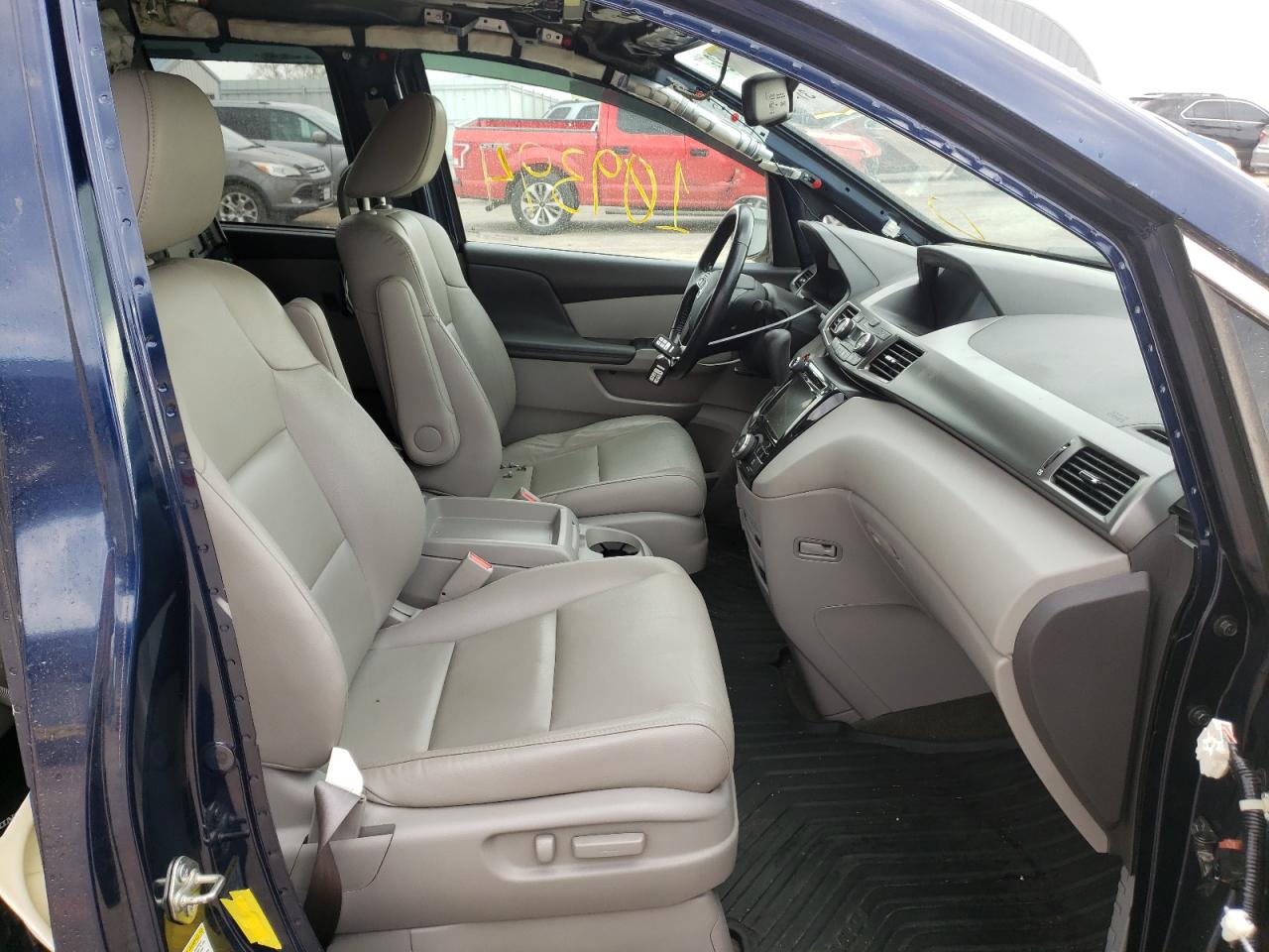 Photo 5 from auction – 2015 HONDA ODYSSEY EX with VIN 5FNRL5H66FB016508