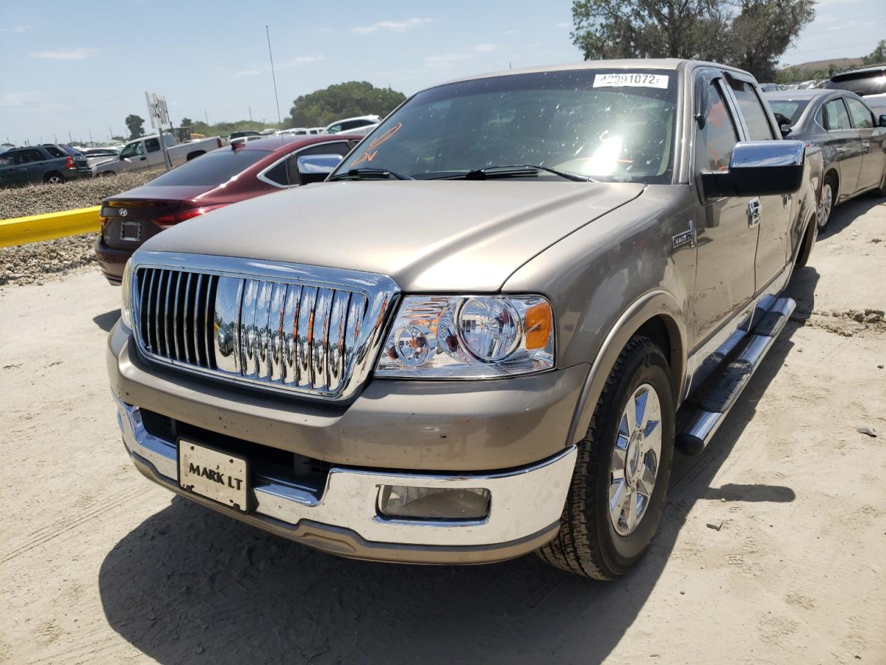 Photo 2 from auction – 2006 LINCOLN MARK LT with VIN 5LTPW16546FJ05181
