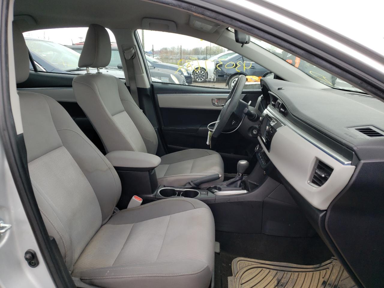 Photo 5 from auction – 2015 TOYOTA COROLLA L with VIN 2T1BURHE8FC374842