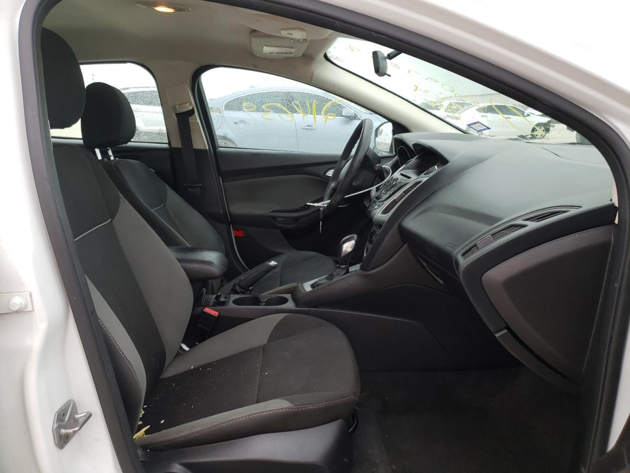 Photo 5 from auction – 2014 FORD FOCUS SE with VIN 1FADP3K21EL224046