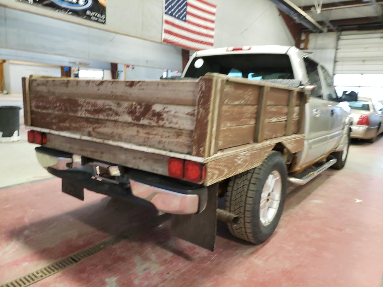 Photo 4 from auction – 2004 CHEVROLET SILVERADO with VIN 2GCEK13T241394624