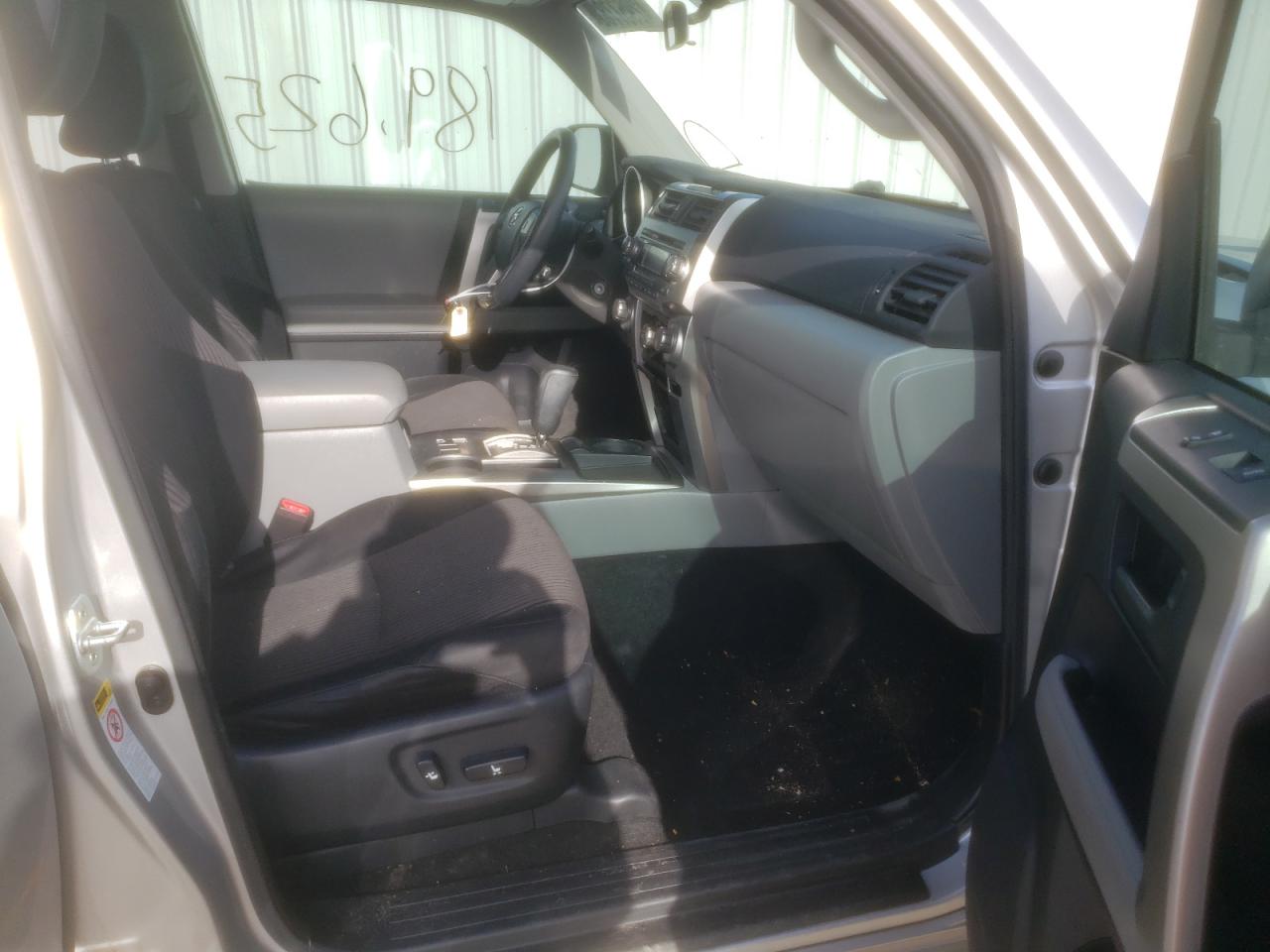 Photo 5 from auction – 2010 TOYOTA 4RUNNER SR with VIN JTEZU5JR0A5001008