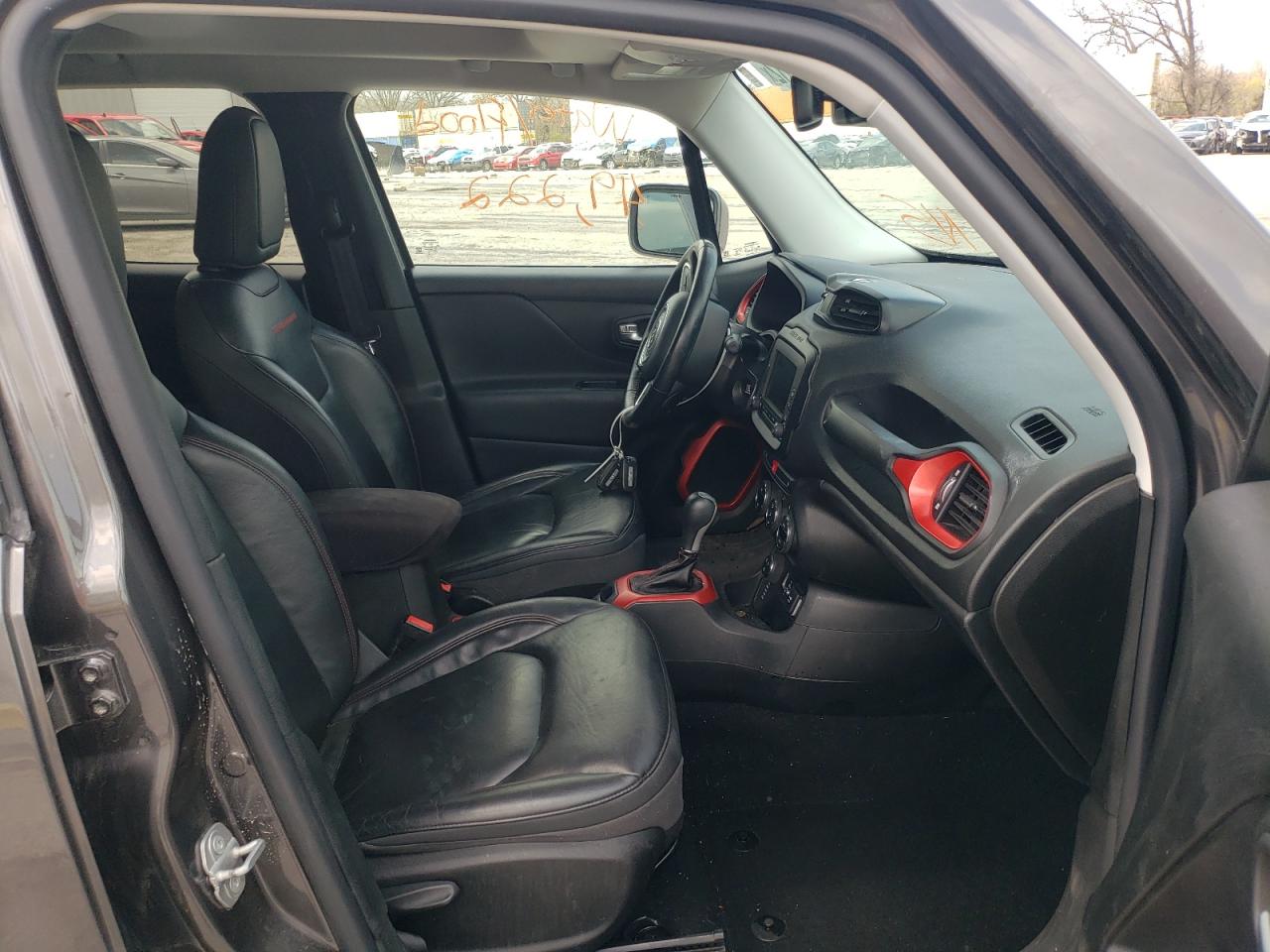 Photo 5 from auction – 2017 JEEP RENEGADE T with VIN ZACCJBCB4HPF51234