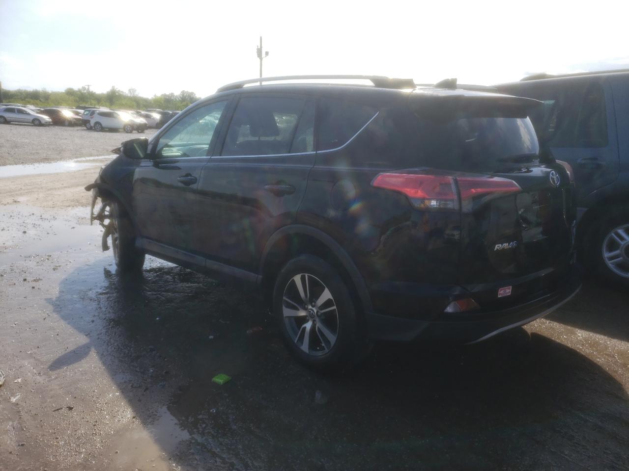 Photo 3 from auction – 2017 TOYOTA RAV4 XLE with VIN 2T3WFREV5HW353617