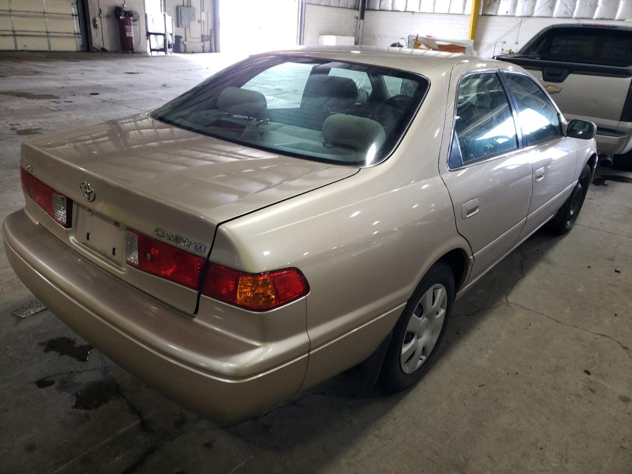 Photo 4 from auction – 2000 TOYOTA CAMRY CE with VIN JT2BG22K3Y0431189