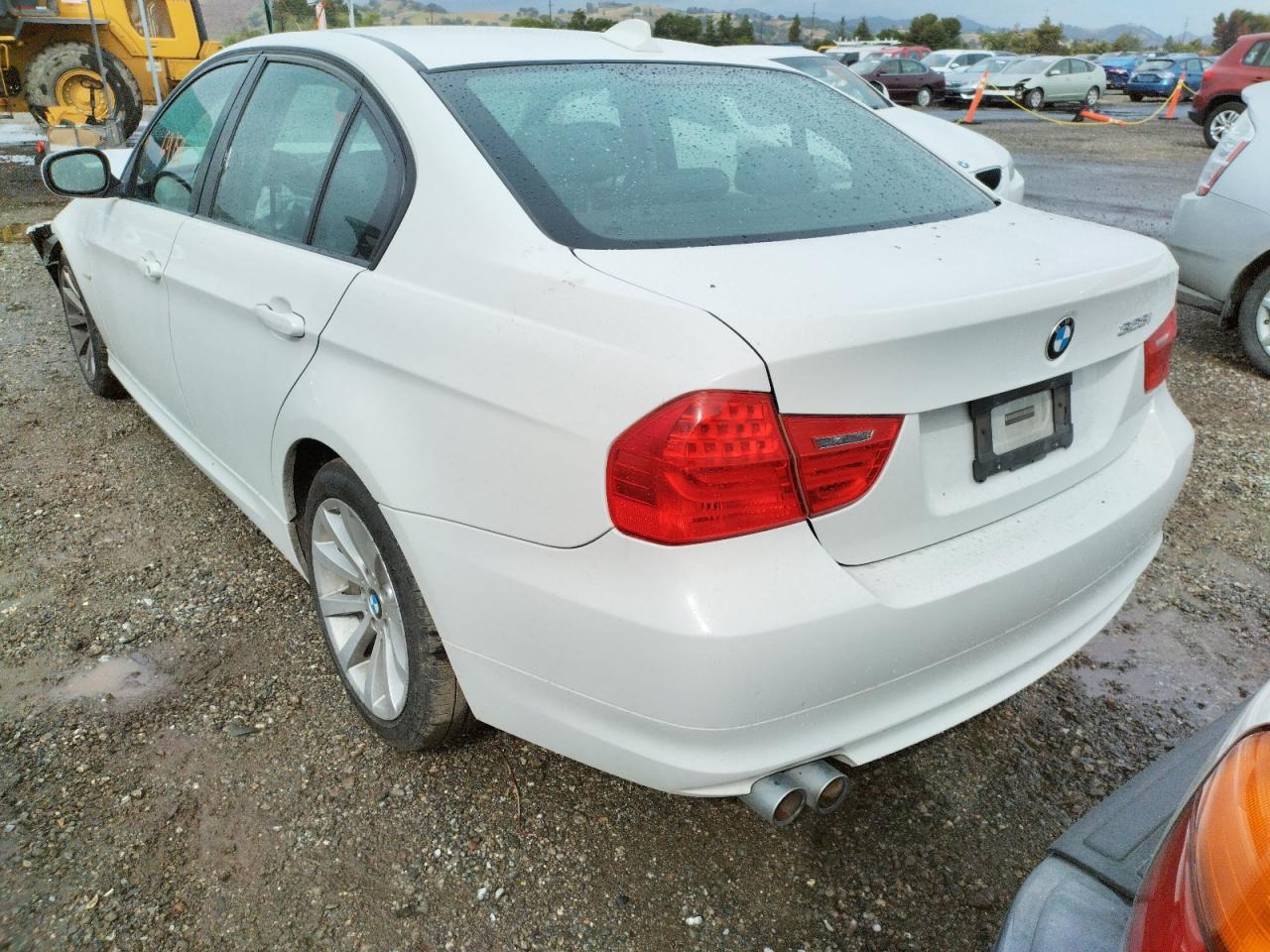 Photo 3 from auction – 2011 BMW 328 I SULE with VIN WBAPH5G59BNM84467