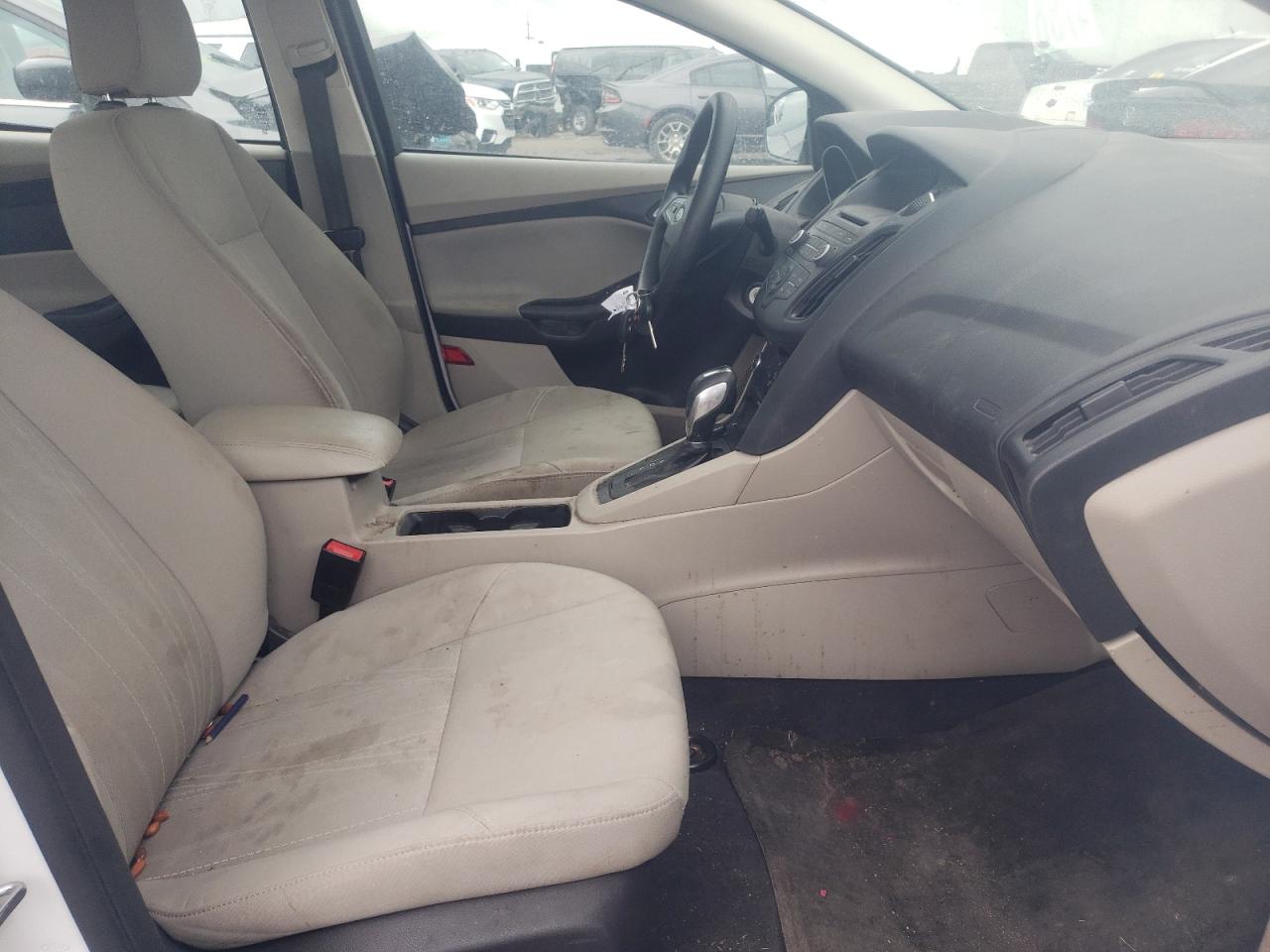 Photo 5 from auction – 2015 FORD FOCUS SE with VIN 1FADP3F29FL254746