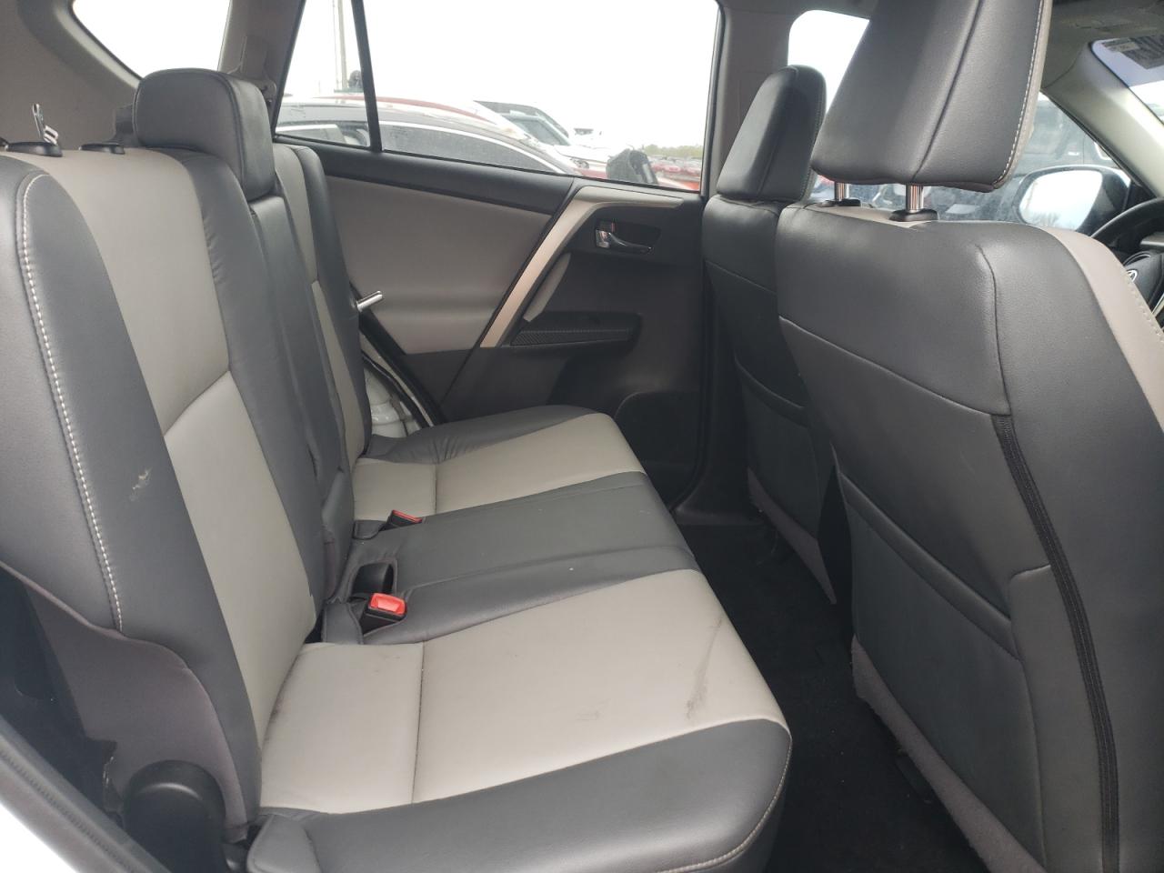 Photo 6 from auction – 2015 TOYOTA RAV4 LIMIT with VIN 2T3YFREV6FW209225