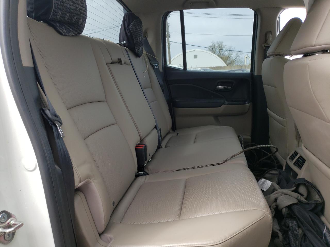 Photo 6 from auction – 2017 HONDA RIDGELINE with VIN 5FPYK3F59HB024898