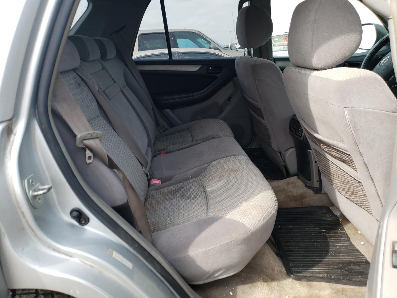 Photo 6 from auction – 2005 TOYOTA 4RUNNER SR with VIN JTEBT14R550052113