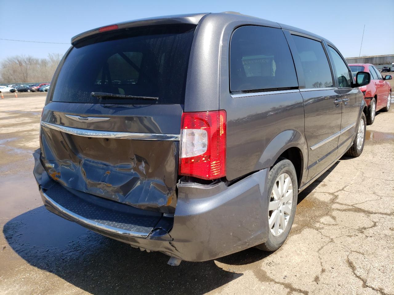 Photo 4 from auction – 2015 CHRYSLER TOWN & COU with VIN 2C4RC1BG2FR644662