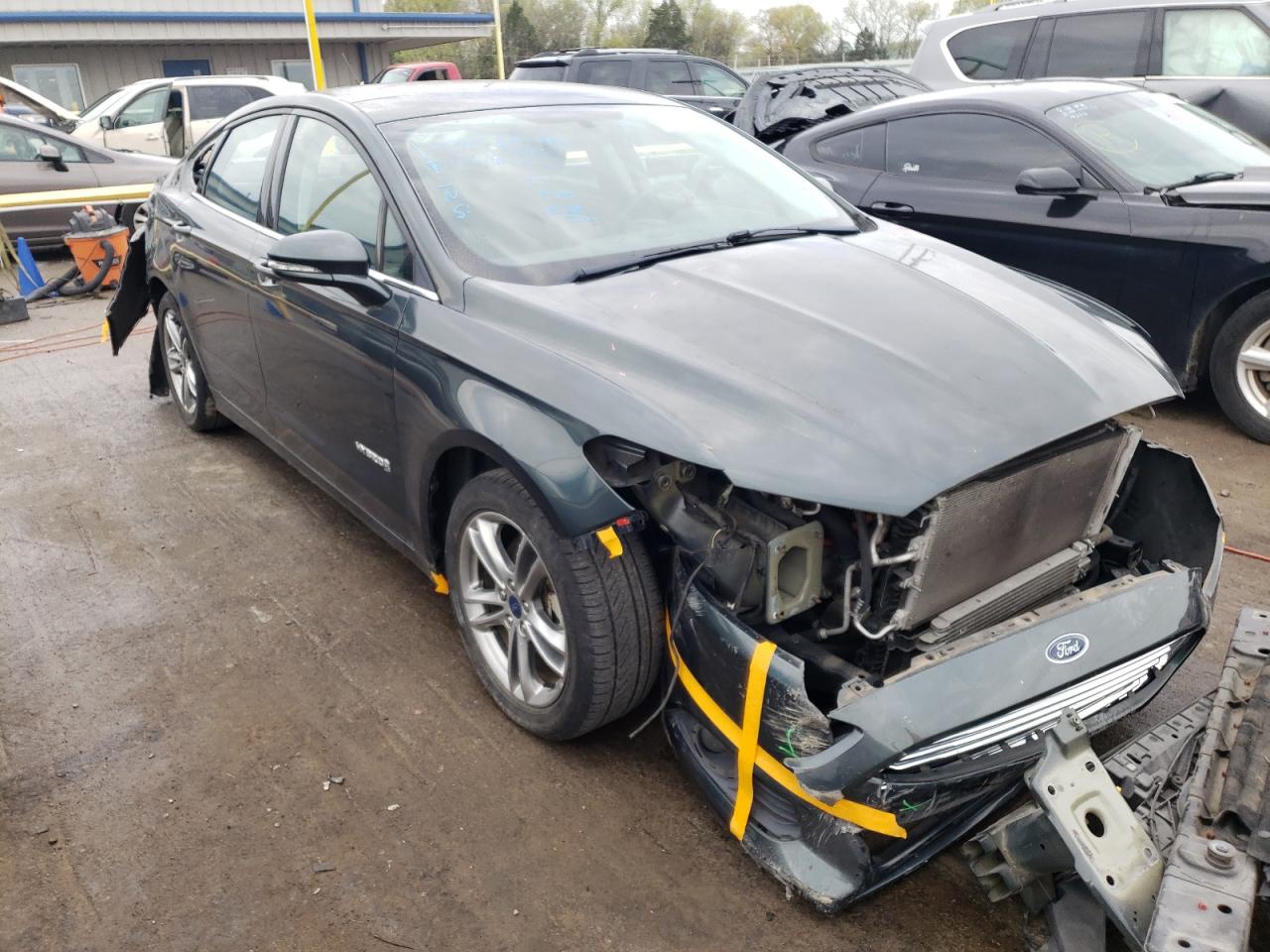 FORD FUSION SE 2015 with VIN 3FA6P0LU7FR225857 - Photo from auction