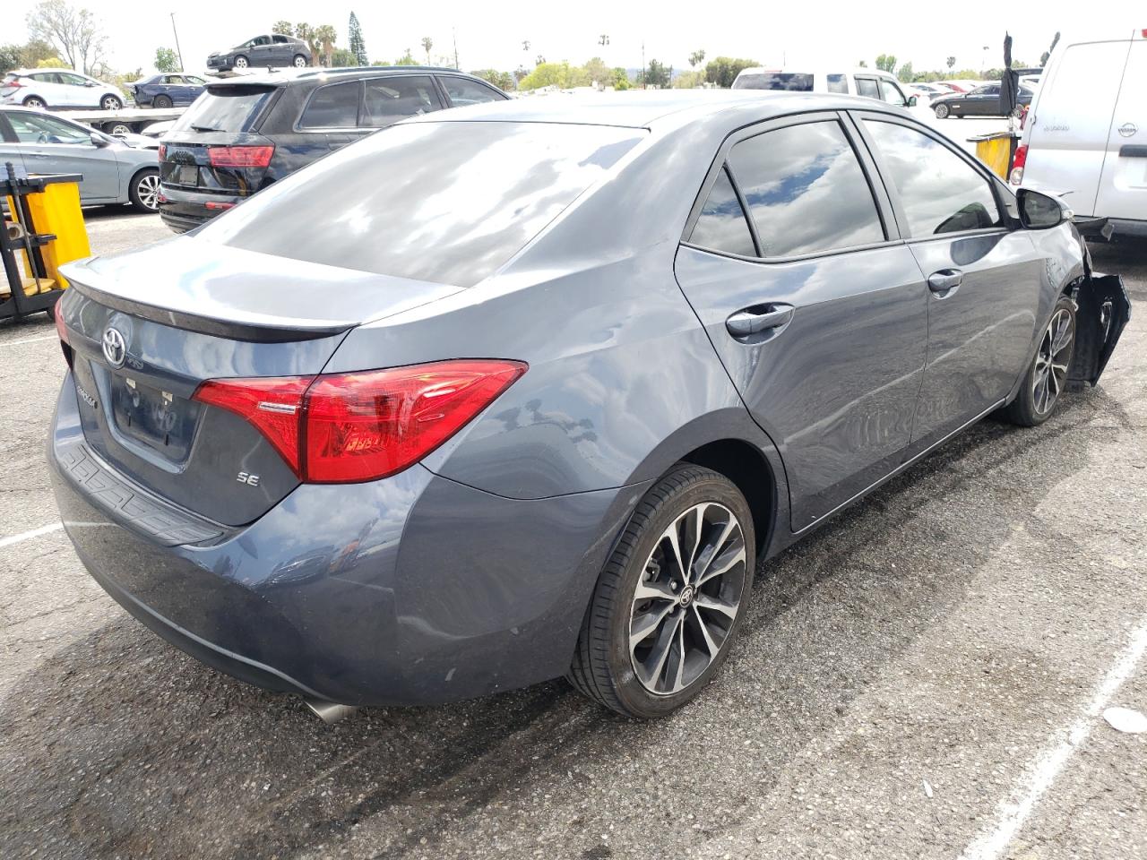 Photo 4 from auction – 2017 TOYOTA COROLLA L with VIN 5YFBURHE4HP701403