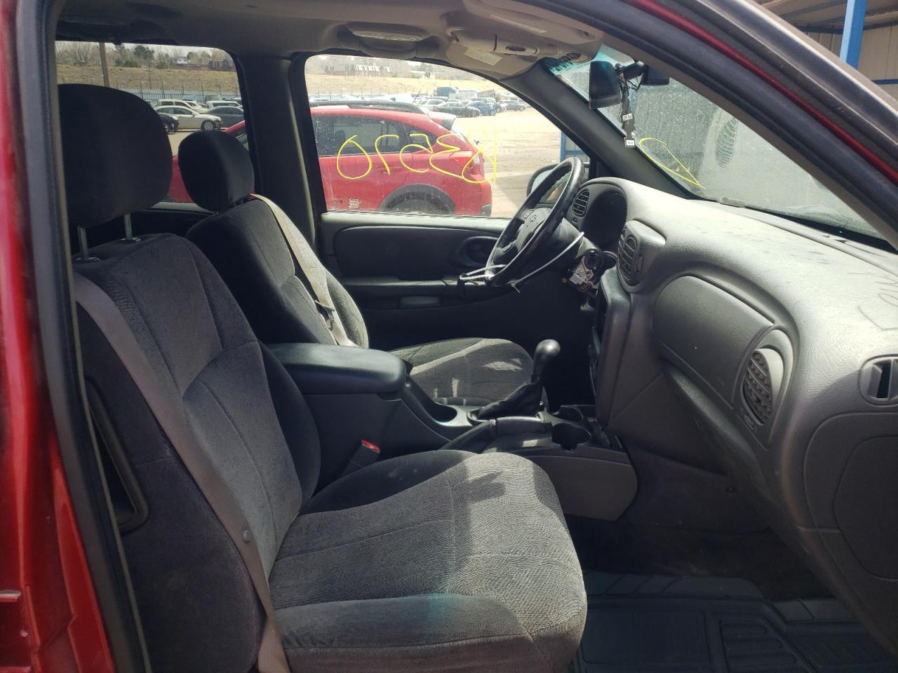 Photo 5 from auction – 2004 CHEVROLET TRAILBLAZE with VIN 1GNET16P946220903