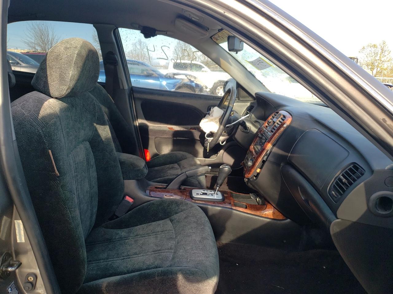 Photo 5 from auction – 2002 HYUNDAI SONATA with VIN KMHWF35H32A572164