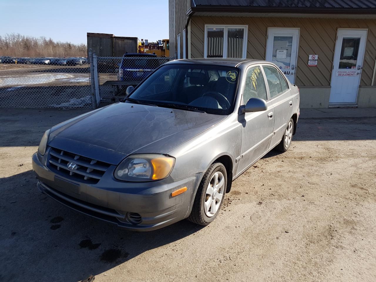 Photo 2 from auction – 2004 HYUNDAI ACCENT GL with VIN KMHCG45C14U565645