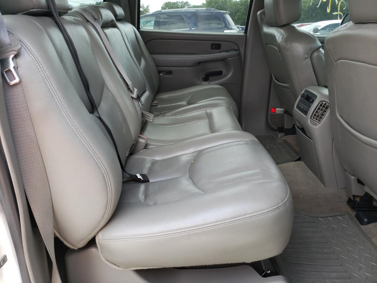 Photo 6 from auction – 2004 CHEVROLET SILVERADO with VIN 1GCHK232X4F233523