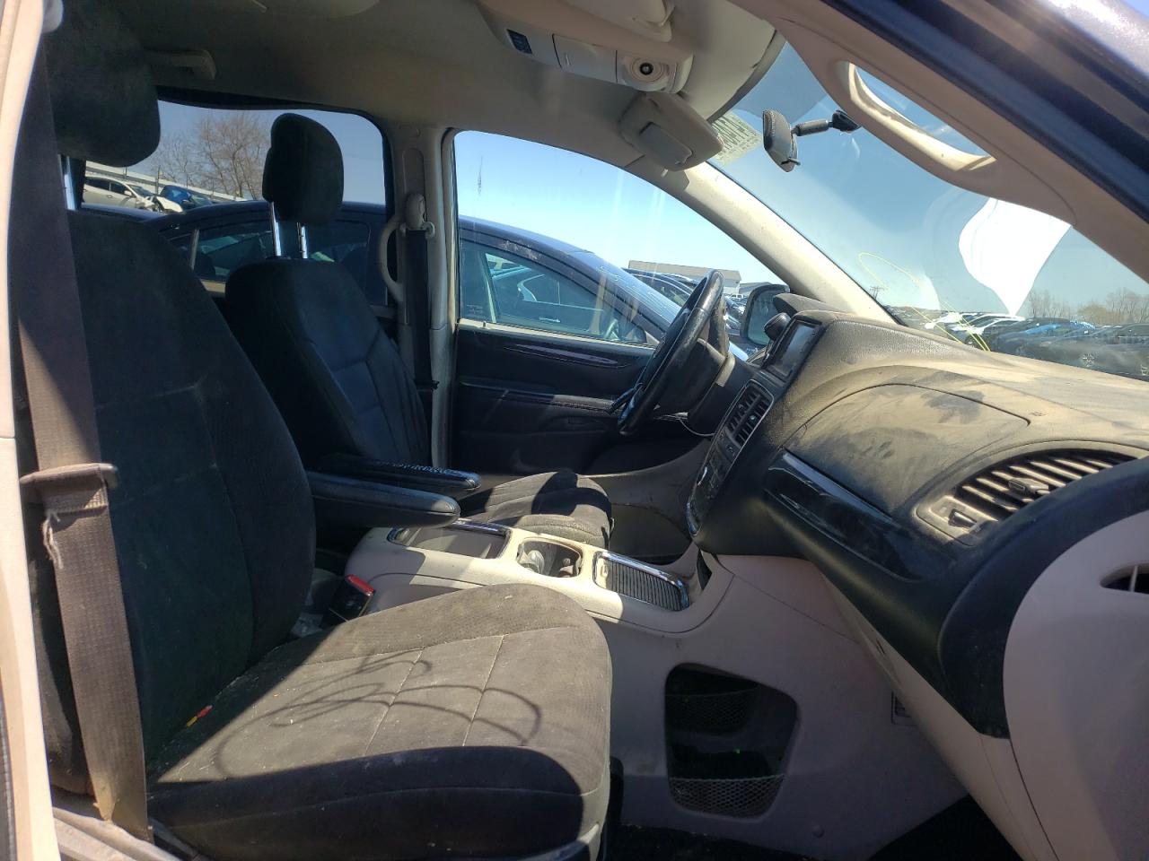 Photo 5 from auction – 2011 DODGE GRAND CARA with VIN 2D4RN5DG1BR751309