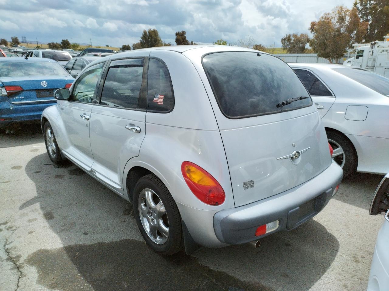 Photo 3 from auction – 2002 CHRYSLER PT CRUISER with VIN 3C8FY58B12T258537