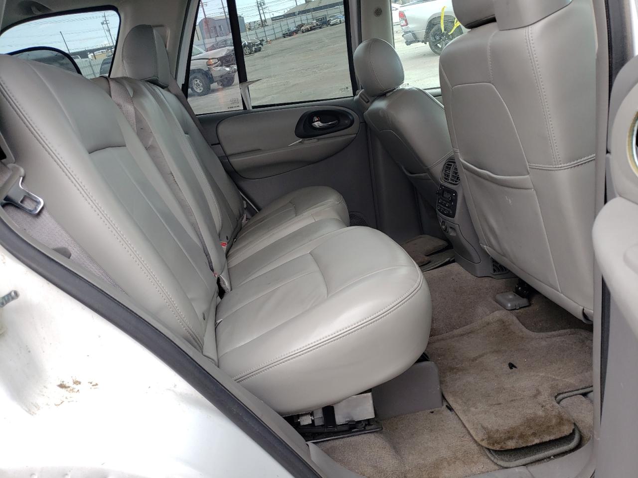 Photo 6 from auction – 2005 CHEVROLET TRAILBLAZE with VIN 1GNDT13S052376907