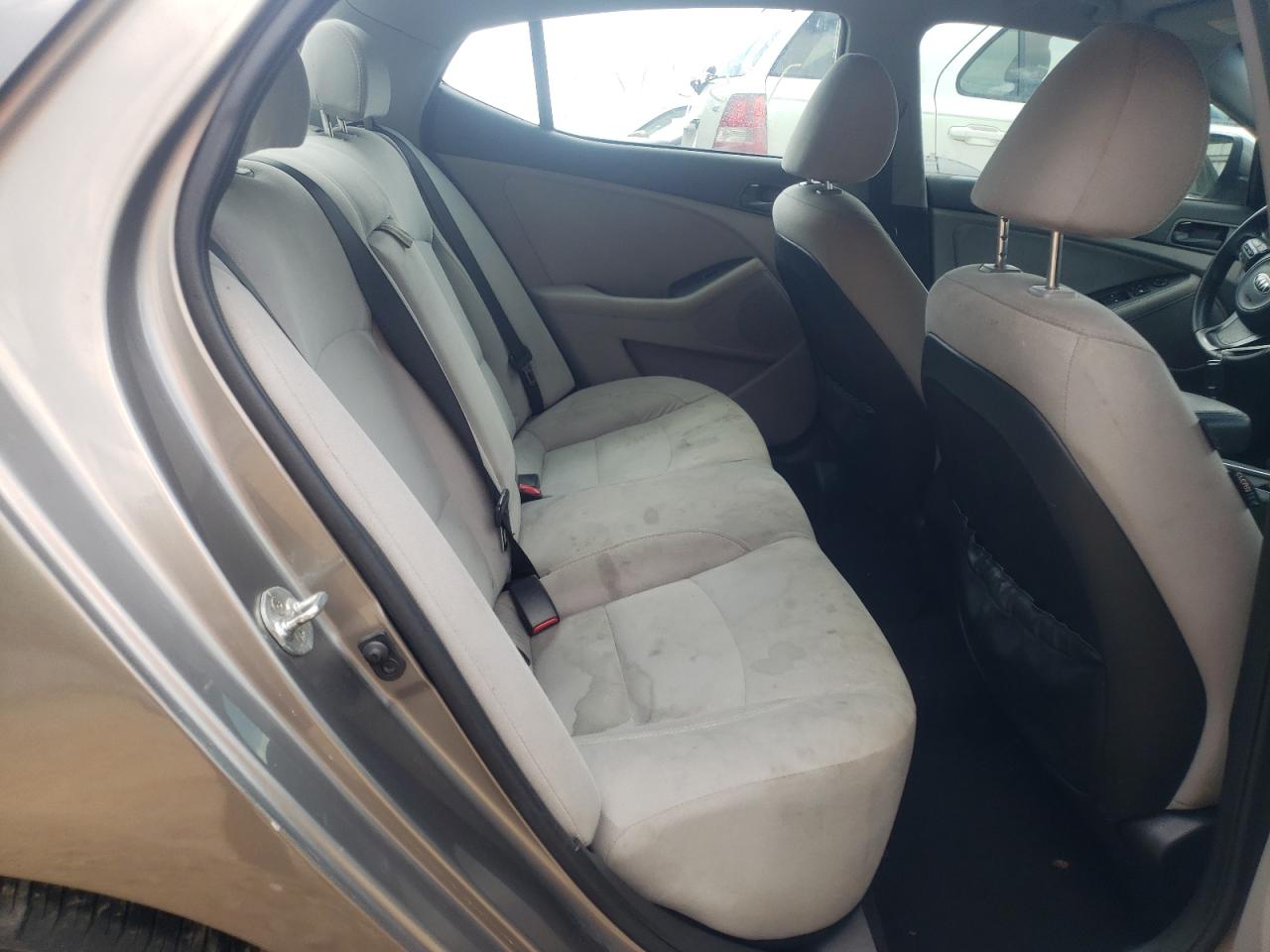 Photo 6 from auction – 2015 KIA OPTIMA LX with VIN 5XXGM4A73FG375376