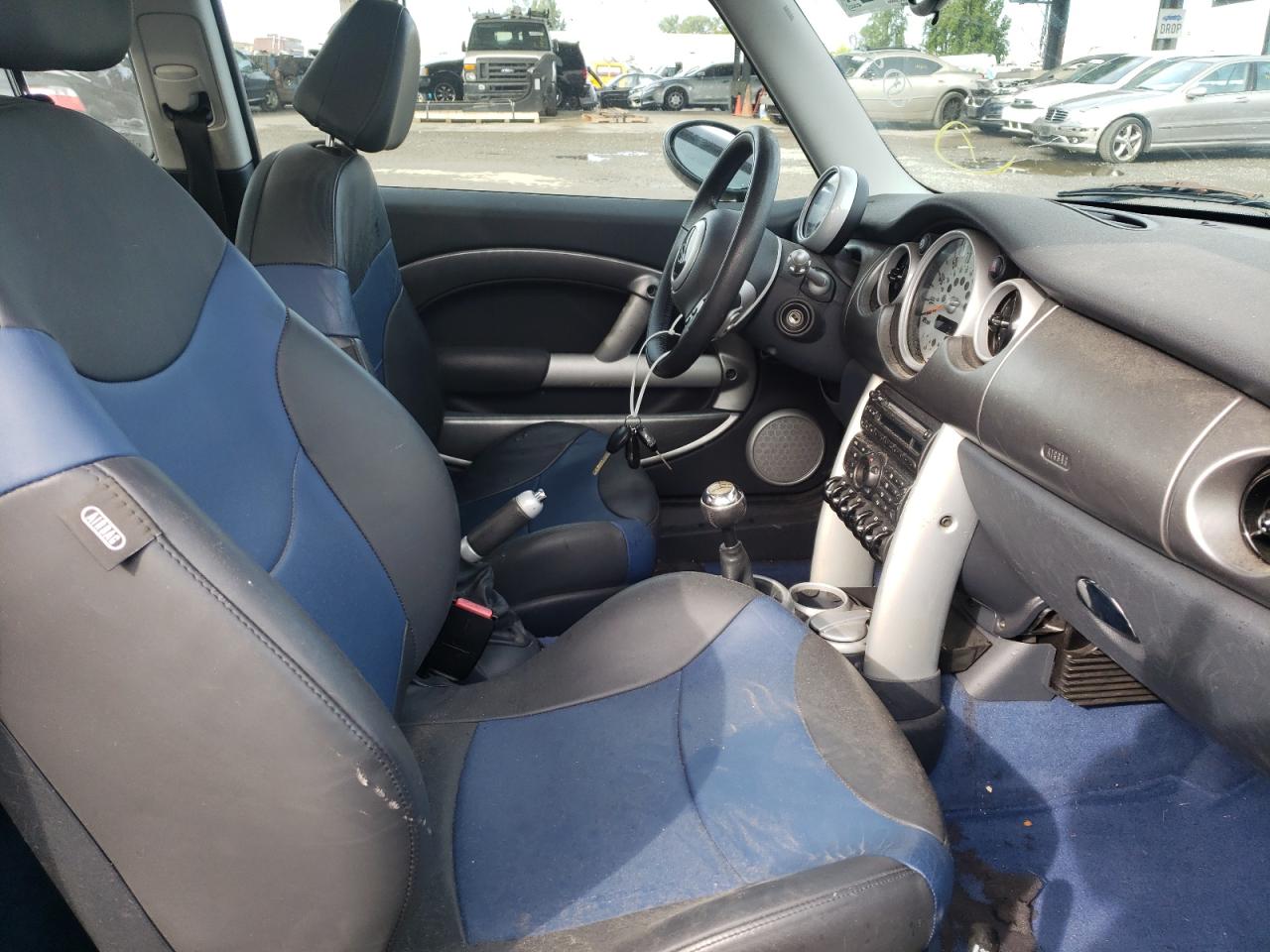 Photo 5 from auction – 2003 MINI COOPER S with VIN WMWRE33443TD61002