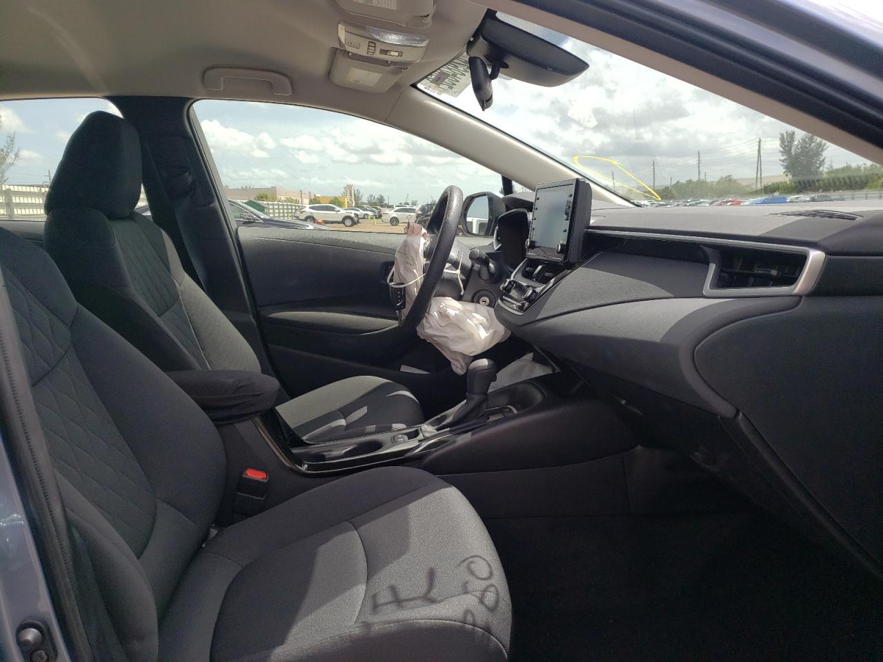 Photo 5 from auction – 2022 TOYOTA COROLLA LE with VIN JTDEPMAE4N3015402