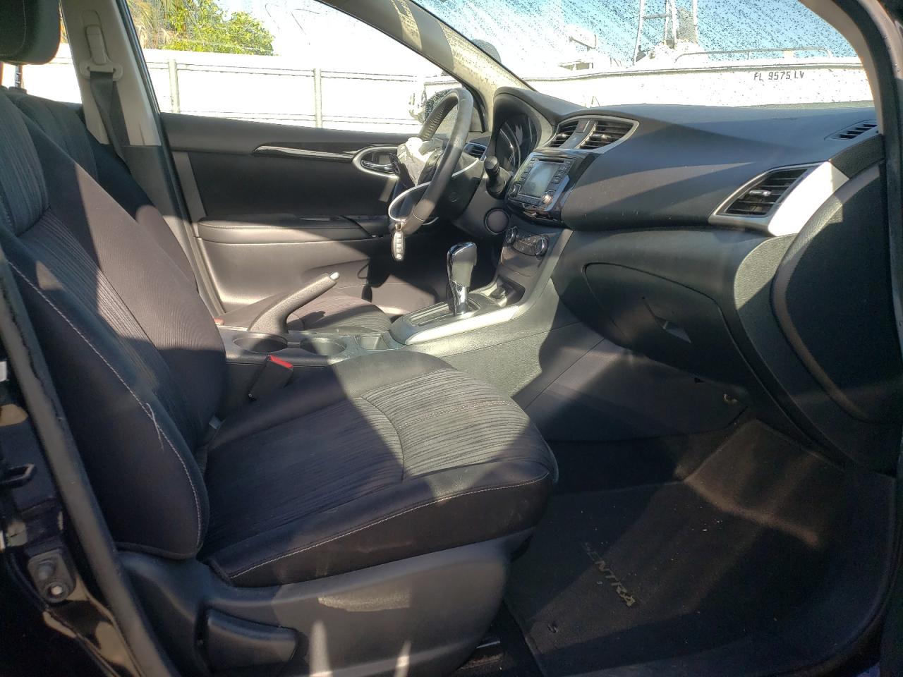 Photo 5 from auction – 2016 NISSAN SENTRA S with VIN 3N1AB7AP6GL678285