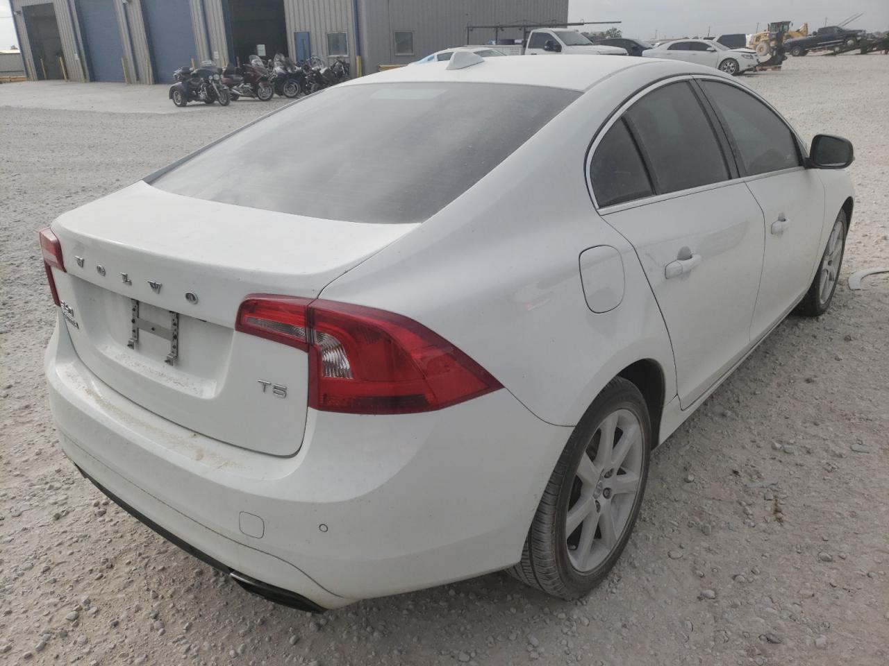 Photo 4 from auction – 2016 VOLVO S60 PREMIE with VIN YV126MFK7G2403019