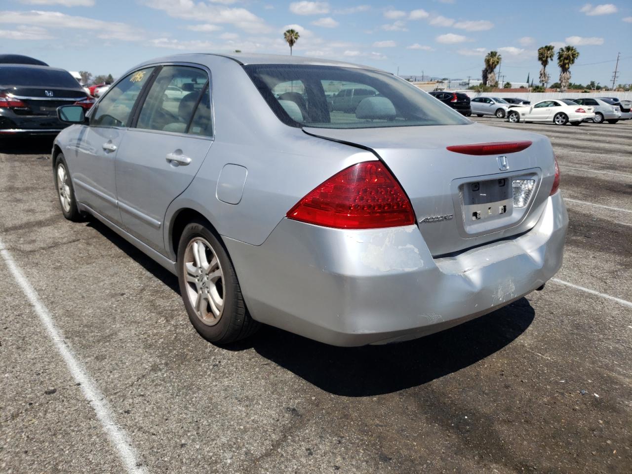 Photo 3 from auction – 2007 HONDA ACCORD with VIN JHMCM56337C021948