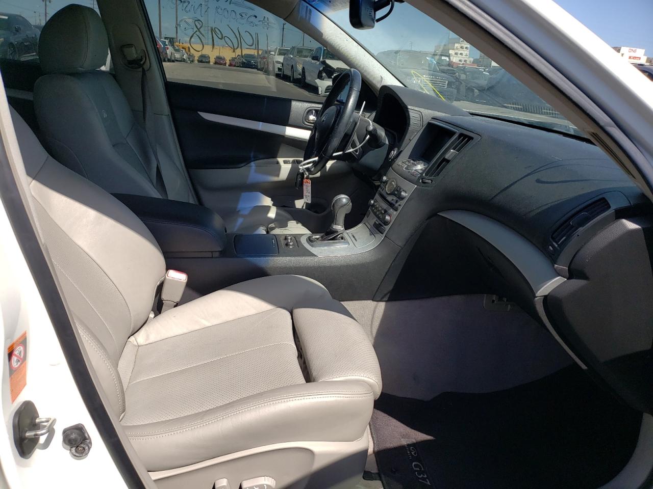 Photo 5 from auction – 2009 INFINITI G37 BASE with VIN JNKCV61E39M302222