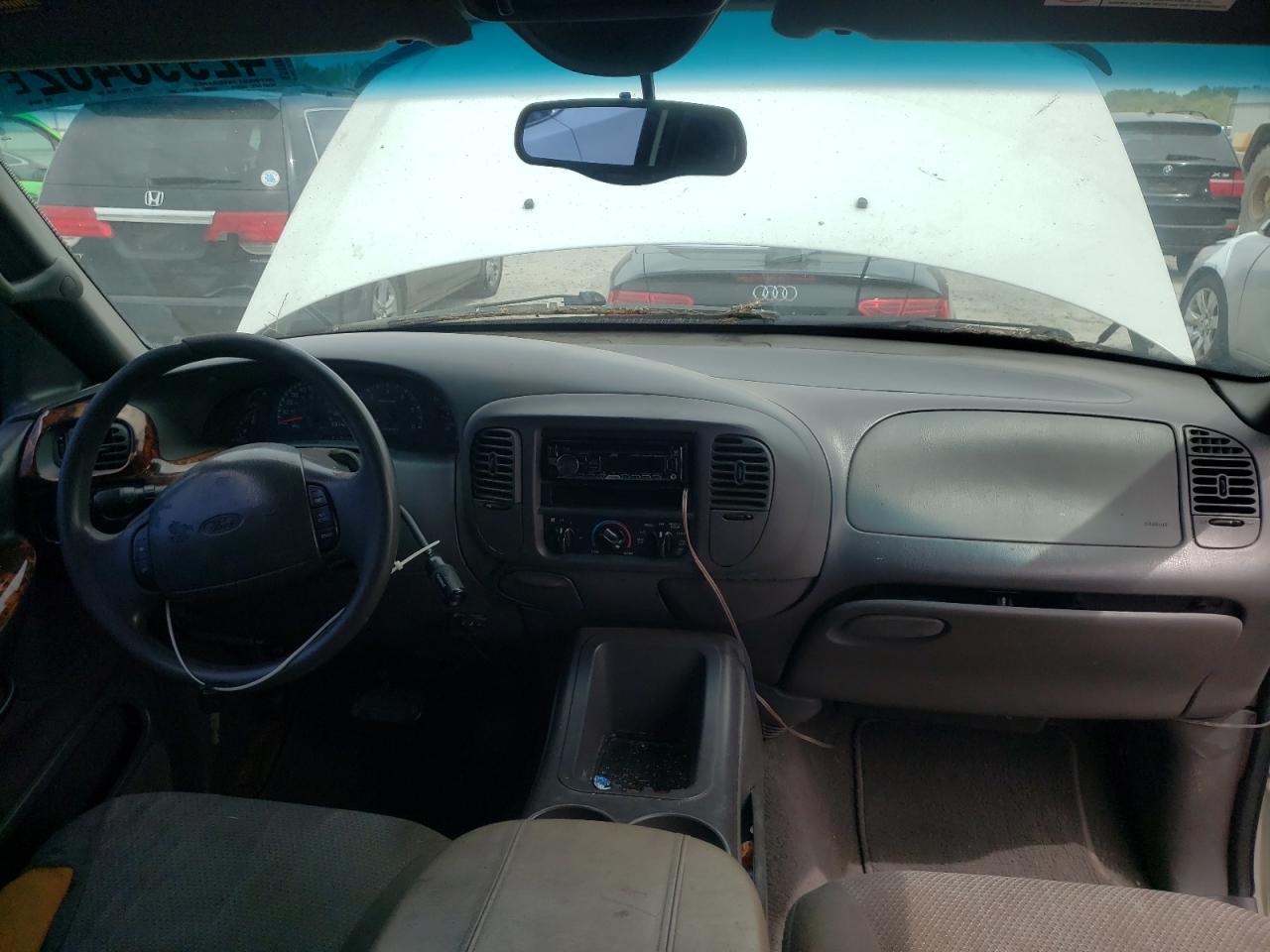 Photo 9 from auction – 2000 FORD EXPEDITION with VIN 1FMRU156XYLA42048