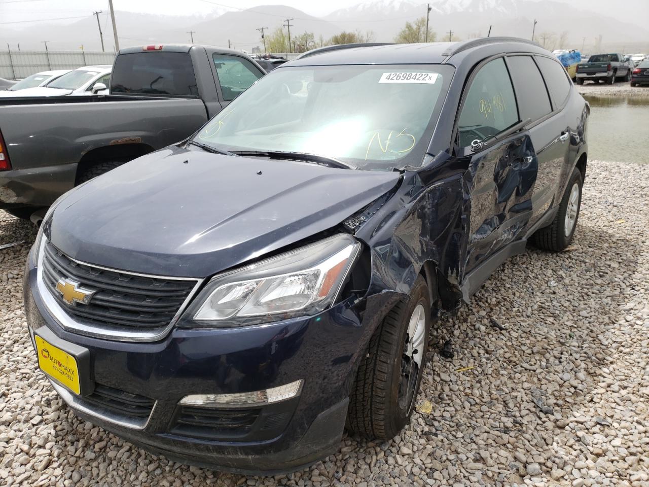 Photo 2 from auction – 2015 CHEVROLET TRAVERSE L with VIN 1GNKRFKD8FJ274879