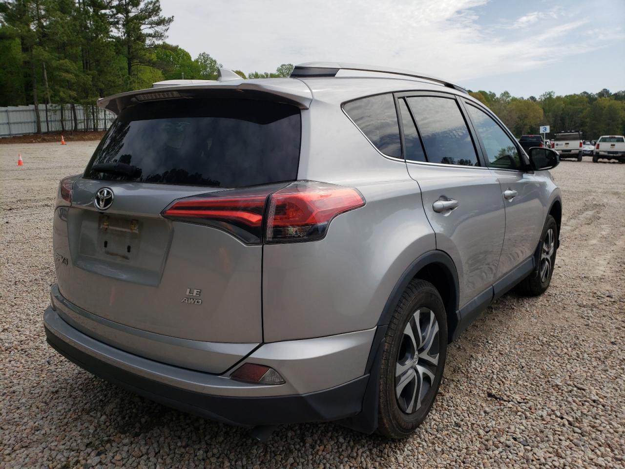 Photo 4 from auction – 2017 TOYOTA RAV4 LE with VIN 2T3BFREV4HW642275