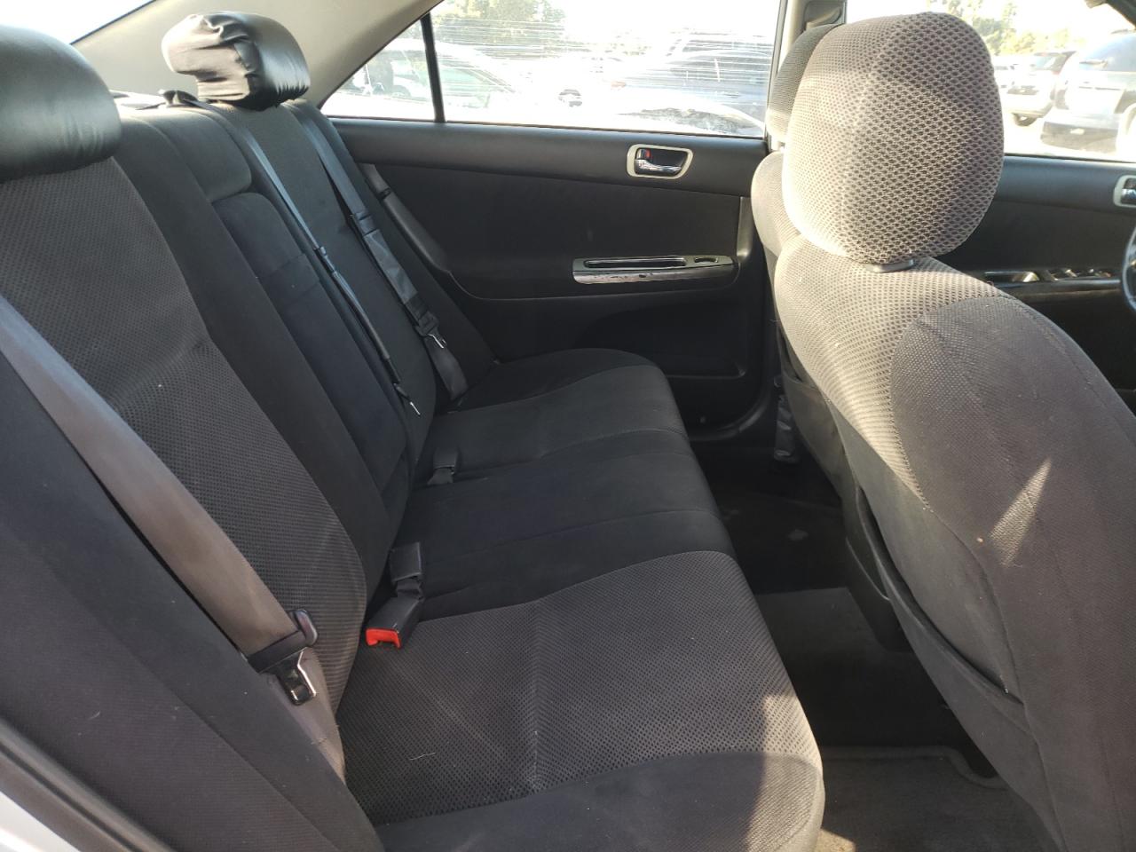 Photo 6 from auction – 2002 TOYOTA CAMRY LE with VIN JTDBE32K720043621