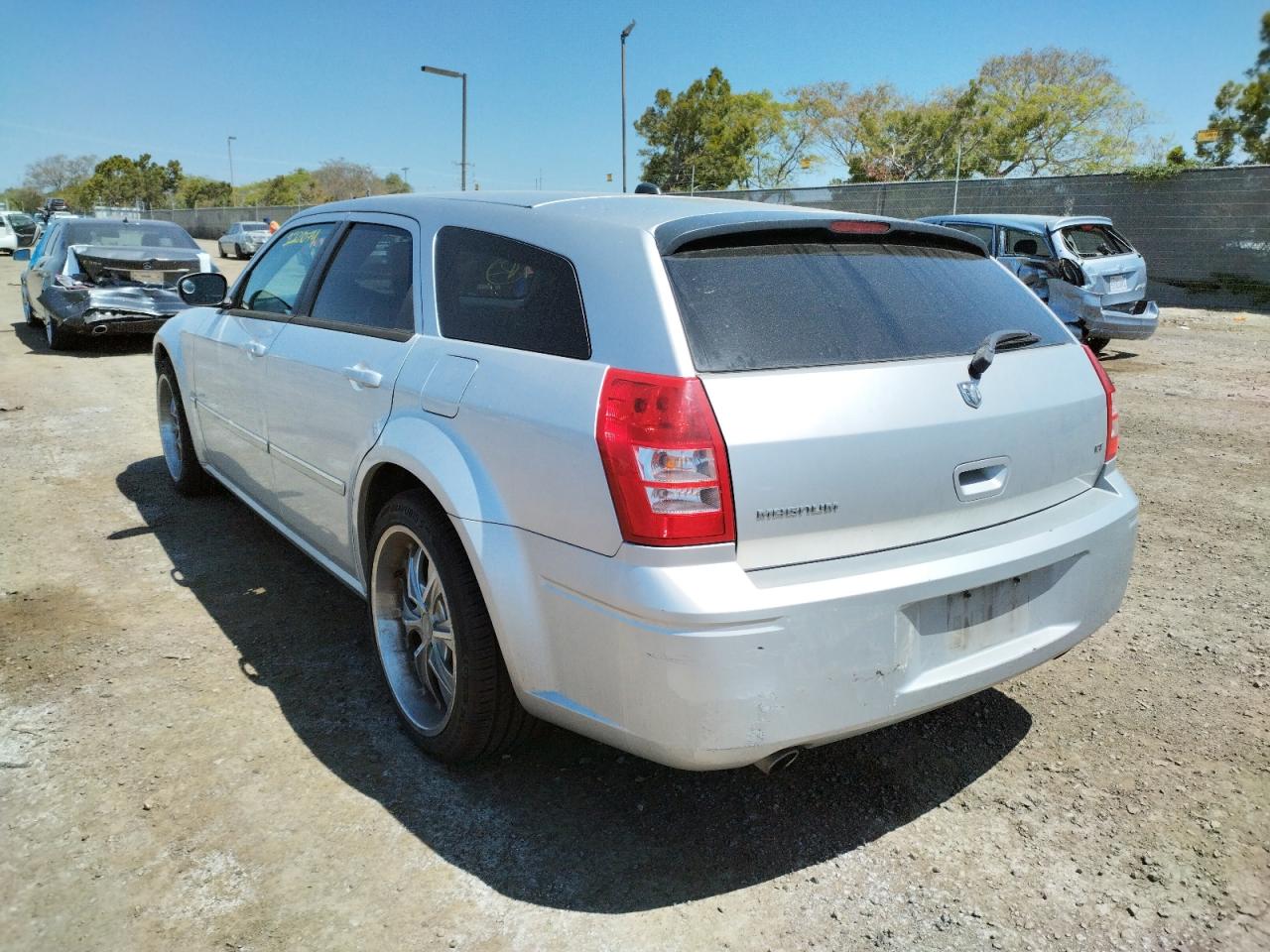 Photo 3 from auction – 2005 DODGE MAGNUM R/T with VIN 2D8GV58275H618973